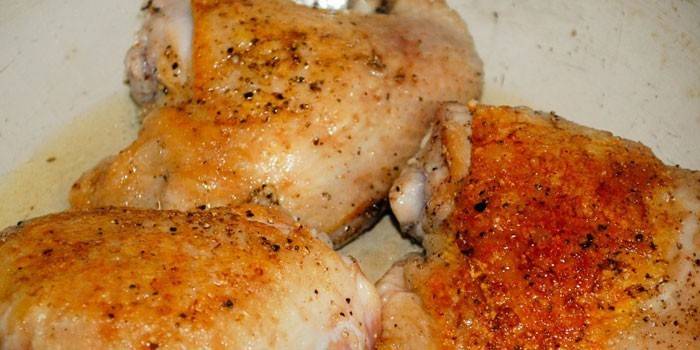 Muslos de pollo asado