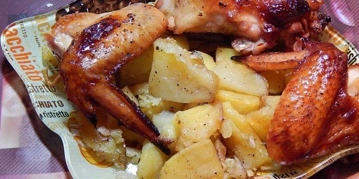 Pieczone Skrzydełka Z Kurczaka Z Ziemniakami