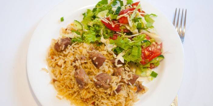 Pilaf con ensalada