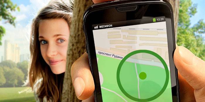 Dziewczyna i smartfon