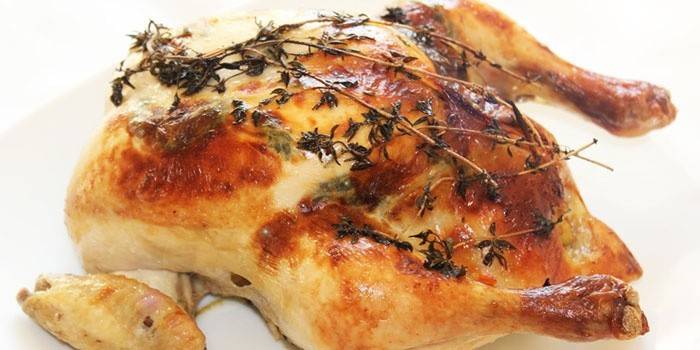 Pollo al horno con hierbas provenzales