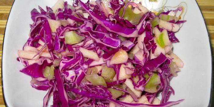 Salada de repolho com maçã