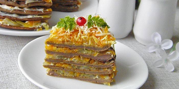 Rebanada de pastel de hígado en un plato
