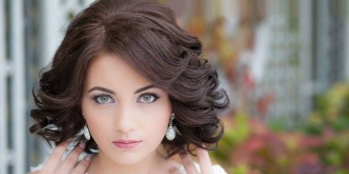 Comprimento médio cabelo casamento menina estilo