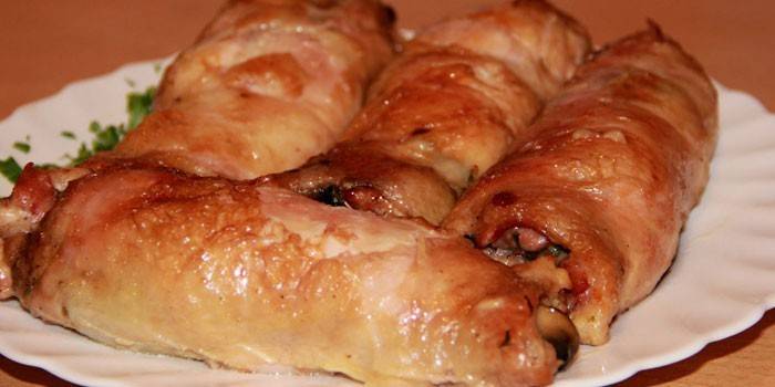 Rollitos de pollo al horno rellenos de champiñones