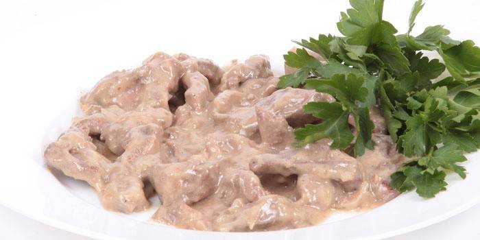 Strogonoff de carne com verduras