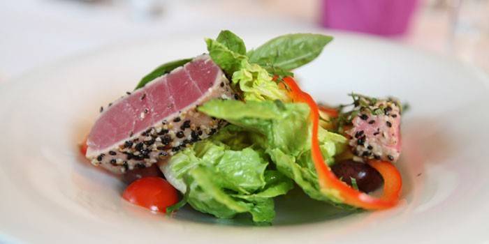 Salada de atum frita