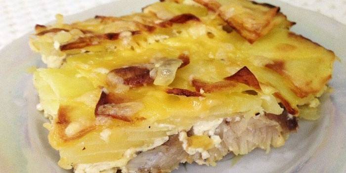 Zapiekanka z ziemniaków i mięsa mielonego
