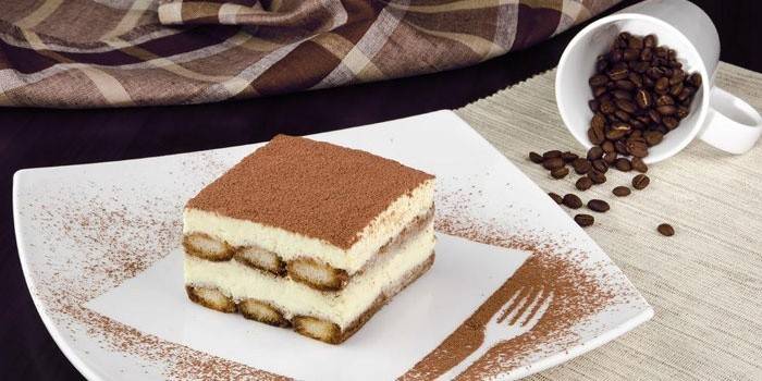 Kus klasického tiramisu