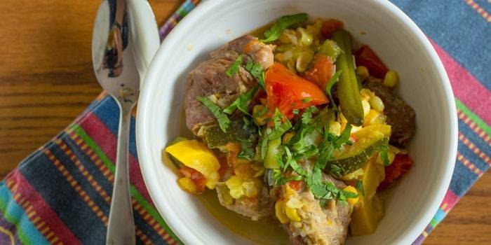 Carne com legumes