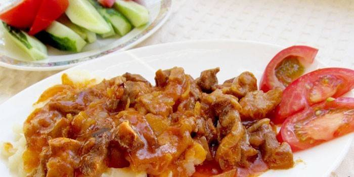 Pieczeń wieprzowa z sosem