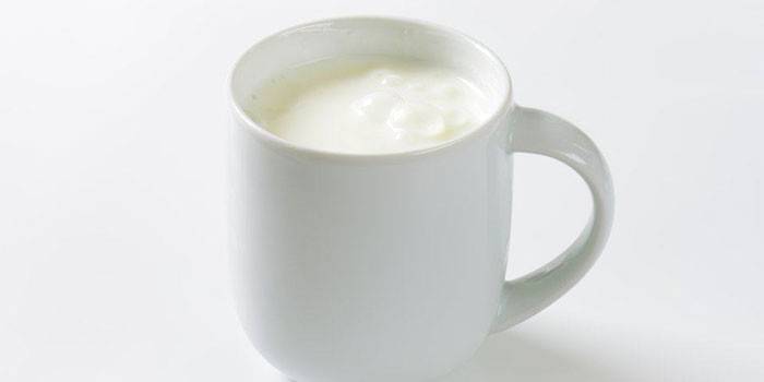 Kéfir en una taza