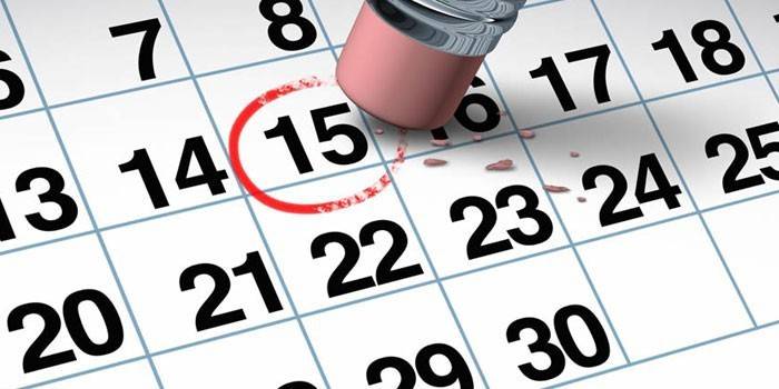Calendario y lápiz