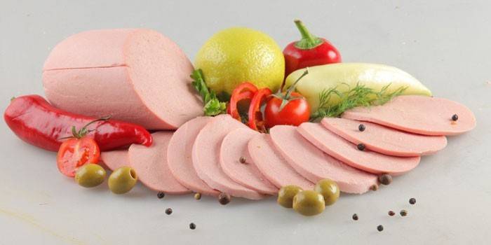 Salchichas y verduras hervidas