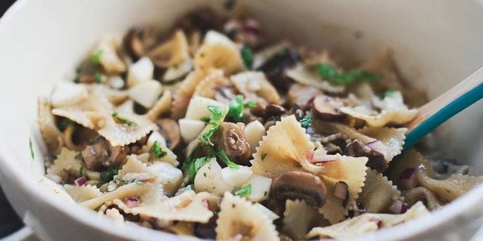 Farfalle con hierbas