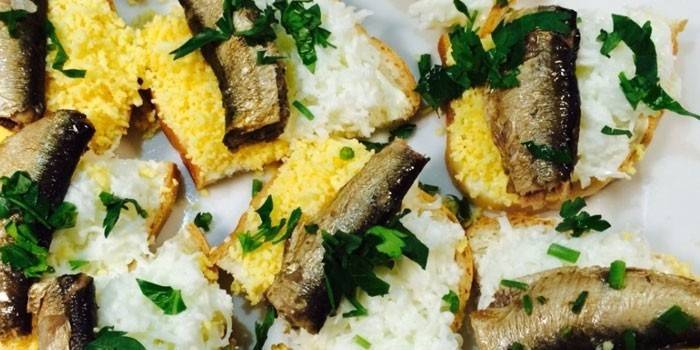 Aperitivo de ovo e peixe