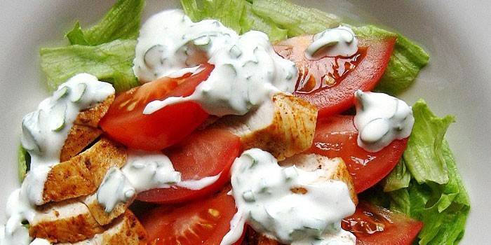 Aperitivo com frango e legumes