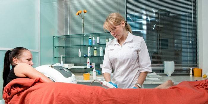 Menina na sessão de terapia de ozônio