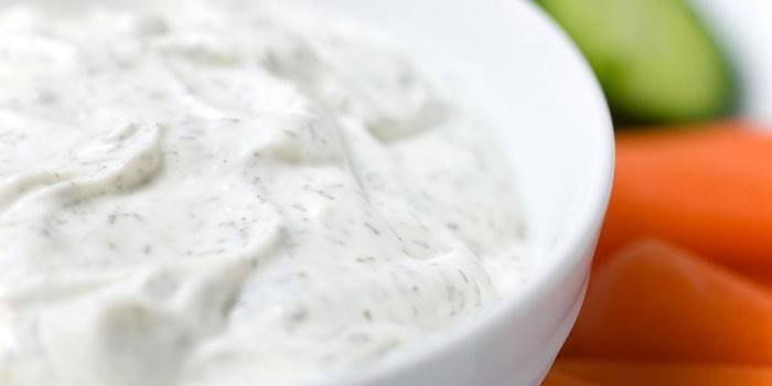 Biały sos z koperkiem na shawarma