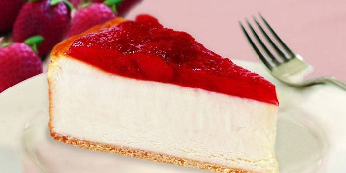 Fatia de cheesecake de morango