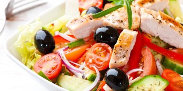 Ensalada de pollo a la parrilla