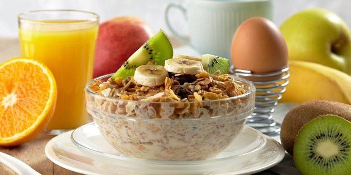Comida de pequeno-almoço