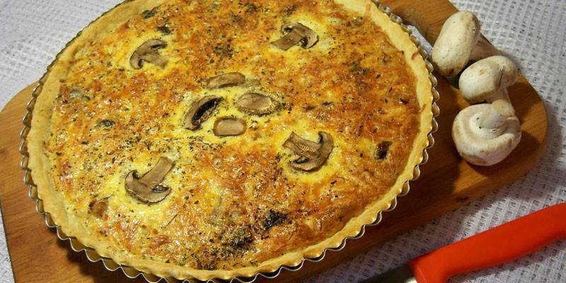 Laurent pasta mantar ve peynir ile