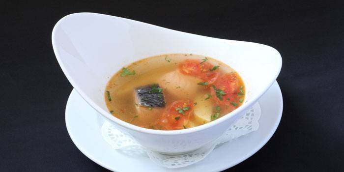 Oreja de Rostov con tomates en un plato