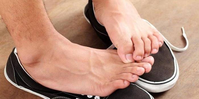 Piernas y zapatos