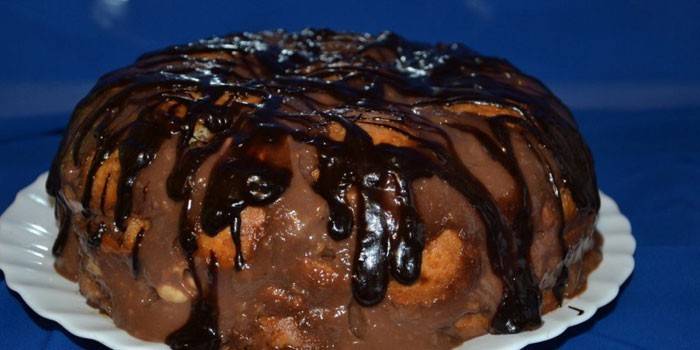 Bolo de creme de gengibre com cobertura de chocolate