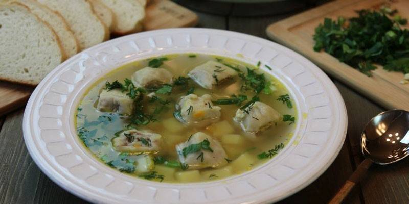 Sopa com bolinhos de peixe