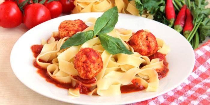 Pasta de albóndigas