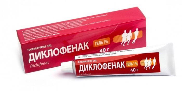 Ungüento de diclofenaco en el paquete