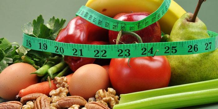 Legumes, frutas, ovos, nozes e um centímetro