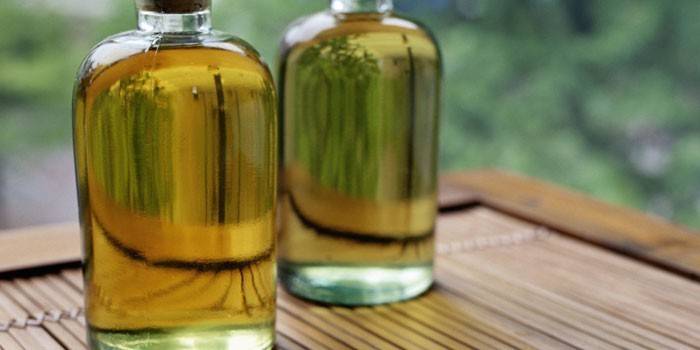 Tarros de aceite de alcanfor