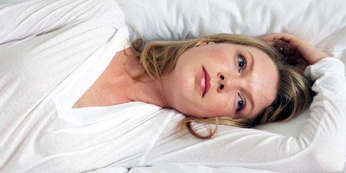 Mulher, mentiras, cama
