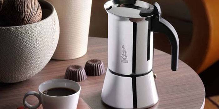 Máquina de café de gêiser Bialetti, Venus 1682