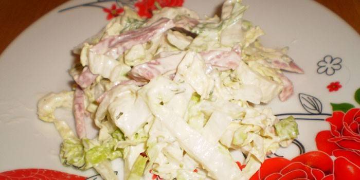 Salada de repolho e presunto