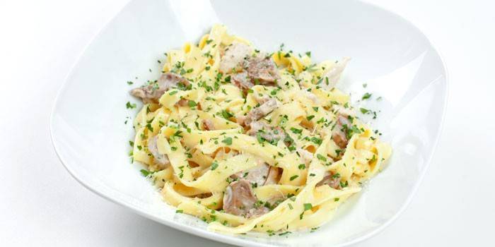 Macarrão filé de frango