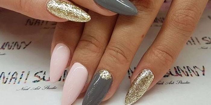 Modny manicure ze złotem
