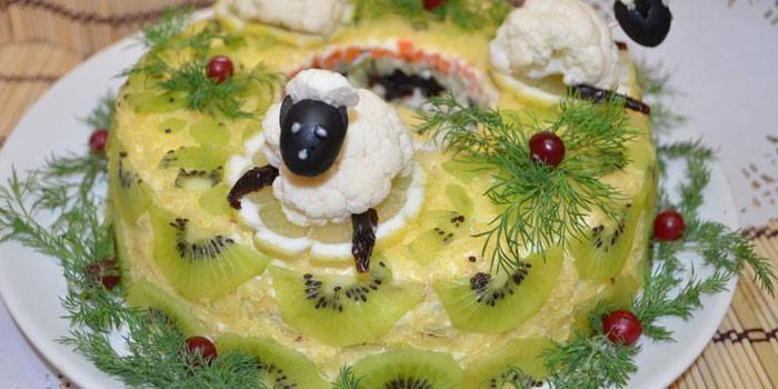Salada de folhado de prato de mármore
