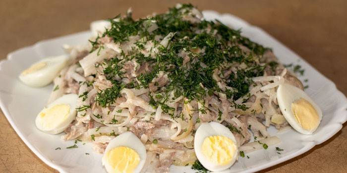 Ensalada preparada de carne hervida y daikon