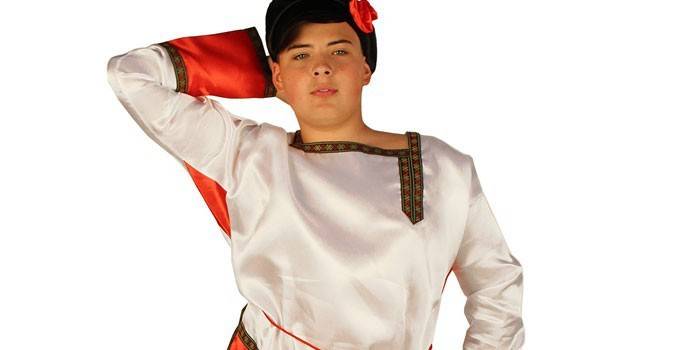 O cara do traje nacional russo