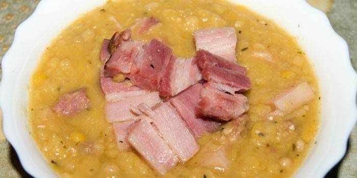 Sopa de guisantes con tocino