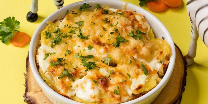 Forma con papa gratinada con pollo