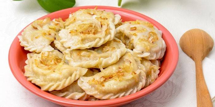 Bolinhos de massa com repolho