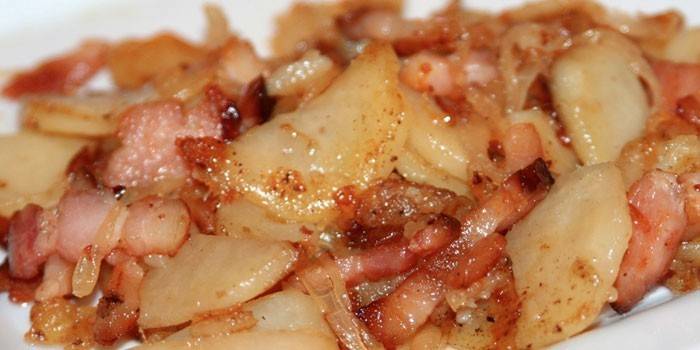 Pronto batatas com bacon