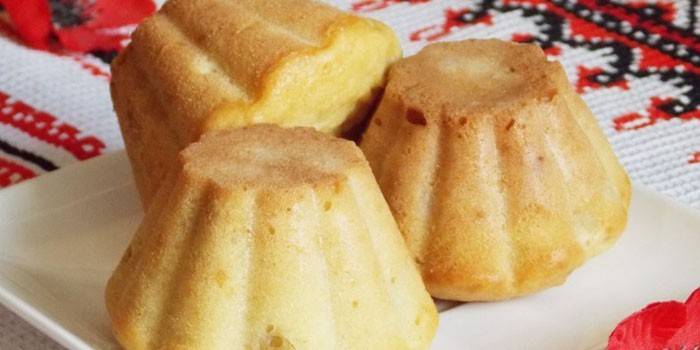 Muffins de cuajada en un plato