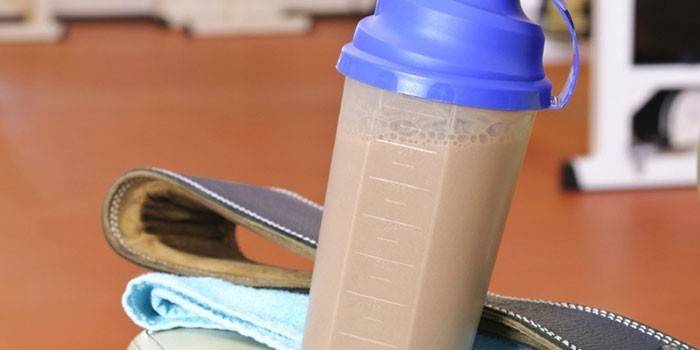 Shake de Proteína no Copo de Treinamento