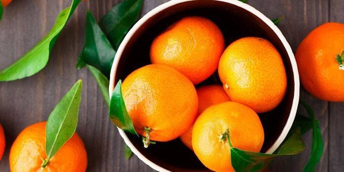 Tangerinas em um prato